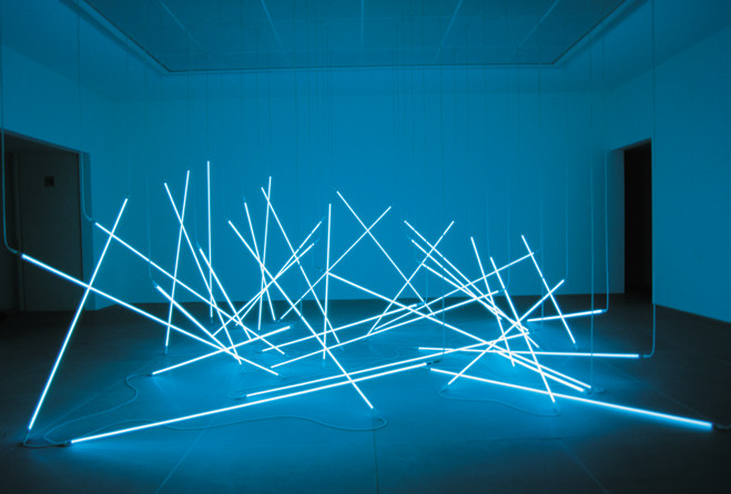 Installation de François Morellet.